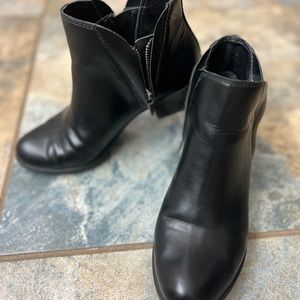 Lucky Brand LP Brenon black booties, with double side zippers. EUC.